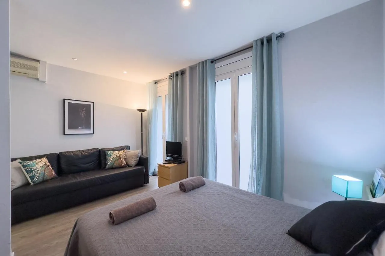 Aparteasy - Gracia Apartments Барселона