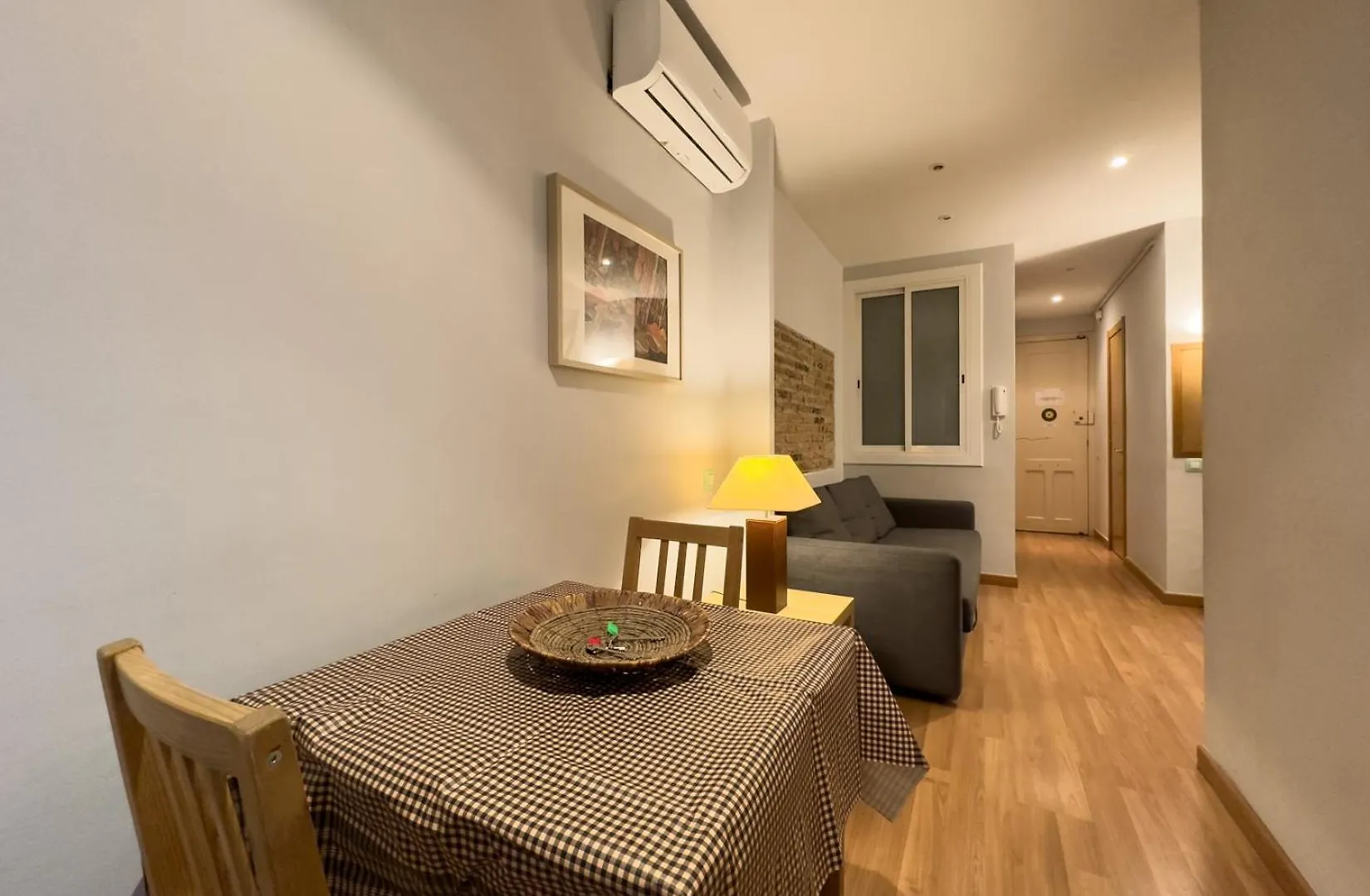 Aparteasy - Gracia Apartments Барселона