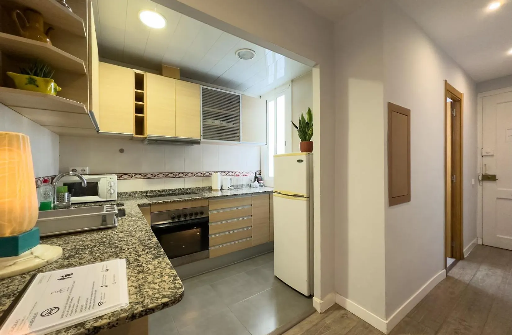 Aparteasy - Gracia Apartments Барселона Испания